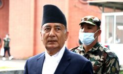 सञ्चारमन्त्री कार्कीद्वारा मतदान