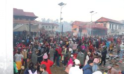 पशुपतिमा सतबीज छर्न भक्तजनहरुको घुइँचो