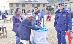 म्याग्दीमा १०७ वर्षीय वृद्धले मतदान गरे