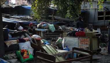 बस्ती हटाउन खोजेपछि सुकुम्वासीको विरोध