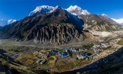 बेँसी झर्ने बेला जिल्ला भित्रिँदै मनाङवासी