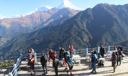 घोडेपानीमा पर्यटक !