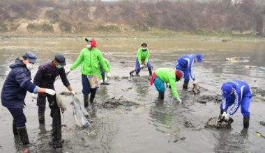 ‘राष्ट्रका लागि हप्ताको दुई घण्टा स्वयंसेवा’ नाराका साथ पशुपति क्षेत्रमा सफाइ