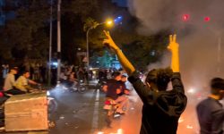 इरान विरोध प्रदर्शन : ४ सय बढी मारिए