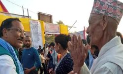 एमालेको समर्थनमा राप्रपा नेपालका नेता कमल थापा घरदैलो गर्दै !