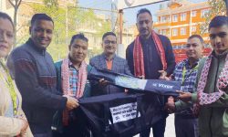 हेल्प फर ह्युमानिटीको सहकार्यमा पारस खड्काद्वारा क्रिकेट किट हस्तान्तरण