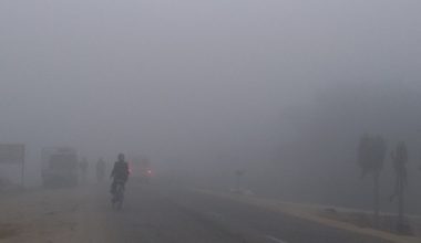 शीतलहरबाट प्रभावित रौतहटका विपन्न दलितलाई कम्बल वितरण