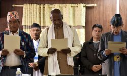 सांसदद्वय यादव र राईद्वारा शपथ