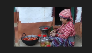 अचार बिक्रीबाट मनग्य आम्दानी