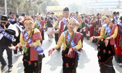 झाकीमा नृत्य गर्दै गुरुङ समुदायका महिला(तस्बिरसहित)