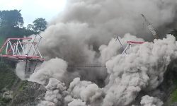 इन्डोनेसियाको माउन्ट सेमेरुमा ज्वालामुखी विस्फोट, हजारौँ मानिस विस्थापित