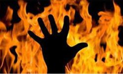 इन्गेजमेन्ट तोडे पछि केटाकै घर अगाडि आत्मदाह