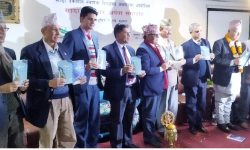 निबन्धकार श्रीबाबुको ‘सन्दिग्ध शताब्दी’ लोकार्पण