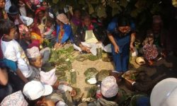 कुलुङ जातिले चाक्चाकुर पर्व मनाउदै