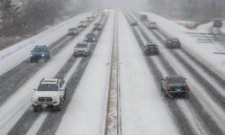 क्रिसमसको बीचमा ‘ब्लिजार्ड’ले अमेरिकालाई दियो समस्या