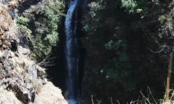 ओझेलमा तनहुँको इलुङ झरना