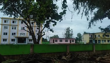 कञ्चनपुमा सार्वजनिक जग्गाको अतिक्रमण हटाउँदै