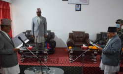 कर्णाली प्रदेशका ज्येष्ठ सदस्य शाहीद्वारा शपथ ग्रहण