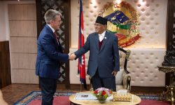 प्रधानमन्त्री दाहालसँग अमेरिकी राजदूतको शिष्टाचार भेटवार्ता