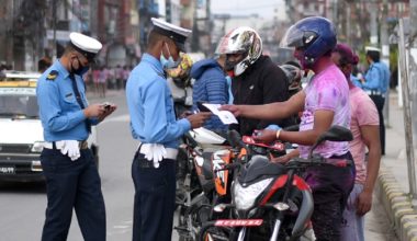 १ सय ७ जना चालकहरु ट्राफिक प्रहरीको कारवाहीमा