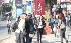 पोखरामा सडक महोत्सवः ‘सडकमै खाऔँ, सडकमै नाचौँ र सडकमै रमाऔँ’