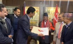 प्रधानमन्त्री दाहालसँग उद्योग परिसंघका पदाधिकारीको भेट