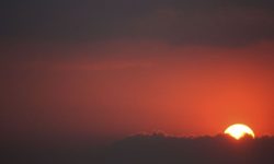 आज देखि दिन छोटा हुँदै