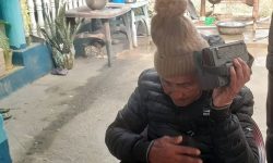 रेडियो सुन्दै ज्येष्ठ नागरिक !