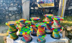 कैदीबन्दीले बुनेका मुढा !