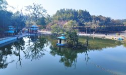 चिटिक्क सिँगार्दै बाह्रकुने दह र मन्दिर !