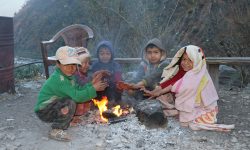 आगो ताप्दै !