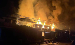 सिँधुवा बजारमा भीषण आगलागी, ५ घर जलेर नष्ट