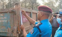 दुर्घटना न्यूनीकरणका लागि ट्र्याक्टरमा टल्किने स्टिकर