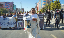 न्याय माग्दै सडक प्रदर्शनमा उत्रिएका ७ जना प्रहरीको नियन्त्रणमा