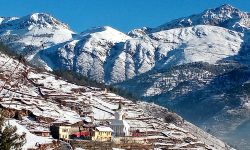 खलङ्गा बजारमा सेताम्मे हिउँ !