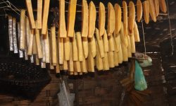 गोठमा सुकाएको छुर्पी !