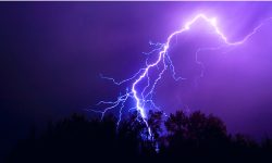 चट्याङ लागेर त्रिसट्ठी जनाको मृत्यु