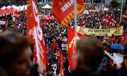 लाखौँ फ्रान्सेली विरोध प्रदर्शनमा, सार्वजनकि सेवा ठप्प