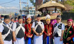 मौलिक वेशभुषामा गुरुङ समुदाय !