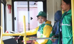 राष्ट्रपतिलाई साझा बसमा यात्रा गराउने हर्मिताको हर्ष !