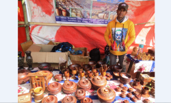 काष्ठकला उद्योगबाट मनग्य आम्दानी गर्दै रसाइली