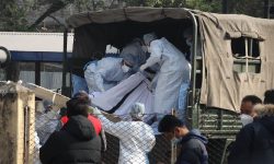 शव ट्र्कमा राखिँदै !