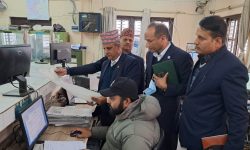 सचिव डा. रेग्मीले गरे ललितपुर नापी र मालपोतमा आकस्मिक निरीक्षण