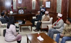 प्रधानमन्त्री दाहाल र झापाका अग्नि पाण्डेबीच भेटवार्ता