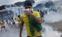 ब्राजिल हिंसा : मन्त्रीले दंगाकारीहरूले राष्ट्रपति निवासबाट हतियार चोरेको दाबी गरे