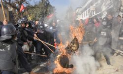 शिक्षामन्त्रीको पुत्ला दहन