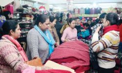 चर्को ब्याजदरले व्यवसाय मारमा परेको कपडा व्यापारीको गुनासो