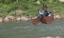 सबै तुइन झोलुङ्गे पुलद्वारा विस्थापित