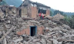 बाजुरामा भूकम्पपिडीतको बास खोलाको किनारमा