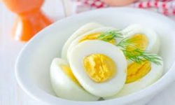 दिनको सुरुवात उसिनेको अण्डाबाट